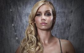 A guerra com os ex-maridos e a história que se repete: a luta de Luciana Abreu para criar as filhas, entre acusações de violência, dívidas e abandono