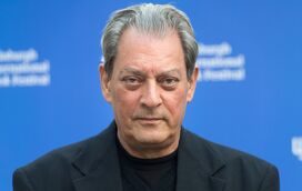 Filho do escritor Paul Auster preso por ter "deixado" a filha bebé de 10 meses morrer de overdose