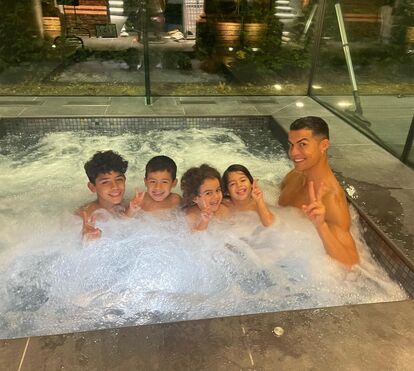 Família e colegas de Cristiano Ronaldo reagem à morte do filho do craque português durante o parto