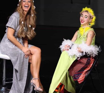 Cristina Ferreira inspira-se em Marie para penteado de flores, mas há muitas críticas