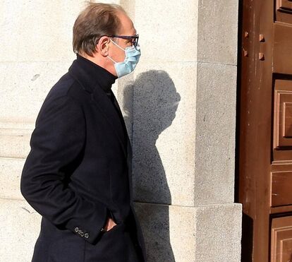 Eterno 'bibota' do FC Porto Fernando Gomes de luto pela morte do pai