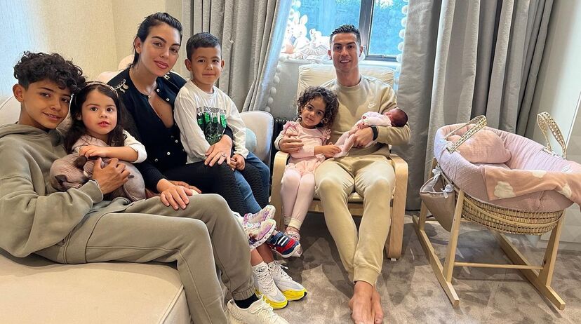 Cristiano Ronaldo, Georgina Rodriguez, Alana, Mateo, Eva, Cristianinho