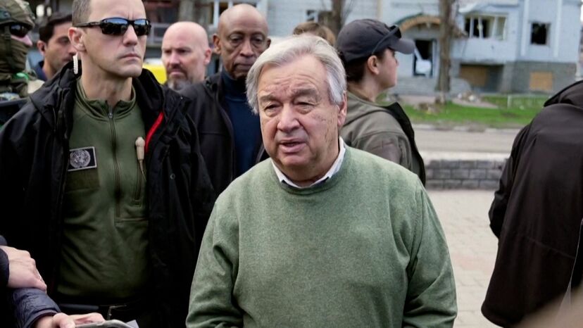 António Guterres na Ucrânia: "Imagino a minha família numa daquelas casas que agora está destruída"