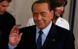 Plásticas e transplante capilar? O antes e depois de Silvio Berlusconi