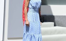 Letizia deslumbra com novo vestido às bolinhas