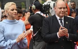 O pior já passou. Charlene volta a acompanhar o príncipe Alberto em eventos oficiais no estrangeiro