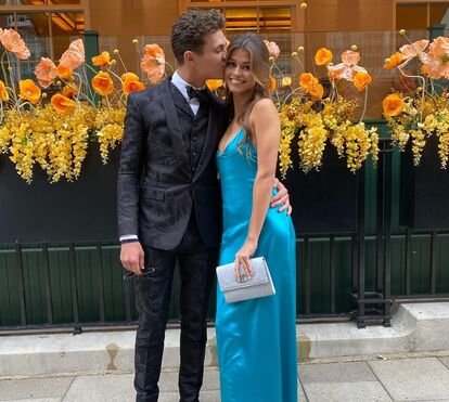 Os momentos românticos da modelo Luisinha Oliveira com o piloto Lando Norris