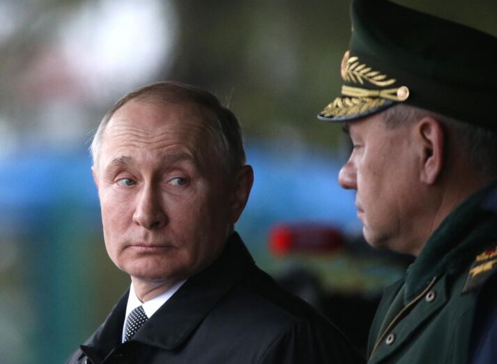 Vladimir Putin e o ministro da Defesa, Sergei Shoigu