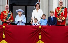 Família Real inglesa reúne-se para celebrar os 70 anos do Reinado da rainha Isabel II