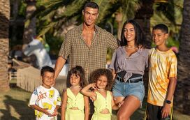 Parece mentira! Camião de mudanças à porta da mansão de Cristiano Ronaldo passa por percalço surreal