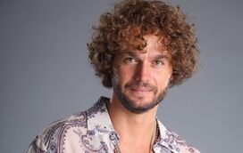Fernando Pires, ator apontado como namorado de Carolina Loureiro, foi para a SIC... sem cuecas