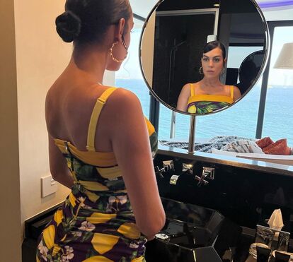 Bella Esmeralda é a nova estrela da família! Georgina Rodríguez em novas fotos com a filha mais nova ao colo a ser mimada pelos irmãos