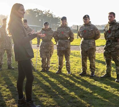 Mulher de armas. Kate Middleton recebe treino do exército britânico