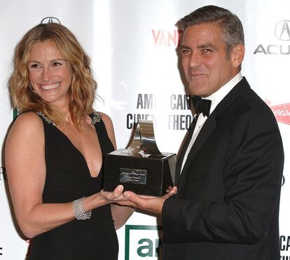 Ciúmes, elogios e uma estátua de bronze: as duas décadas da bela amizade entre George Clooney e Julia Roberts que regressam juntos ao grande ecrã