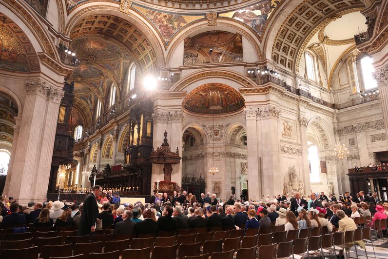 Harry e Meghan de volta junto da família real britânica na Missa do Jubileu de Platina de Isabel II
