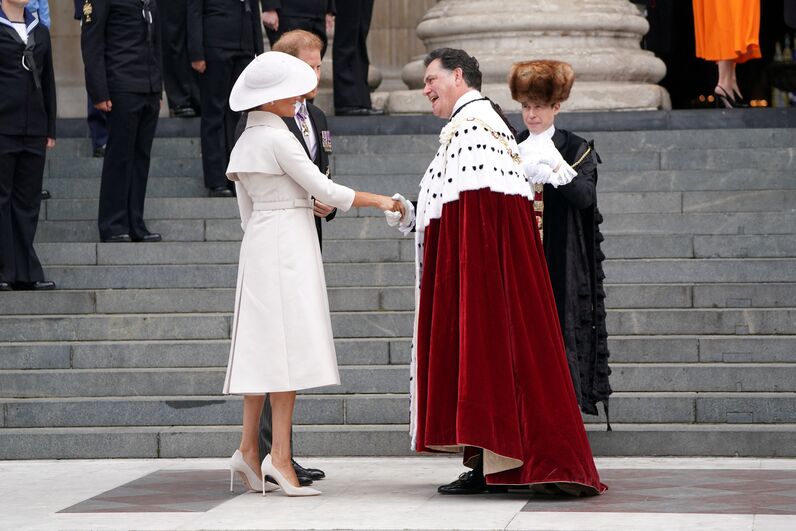Harry e Meghan de volta junto da família real britânica na Missa do Jubileu de Platina de Isabel II
