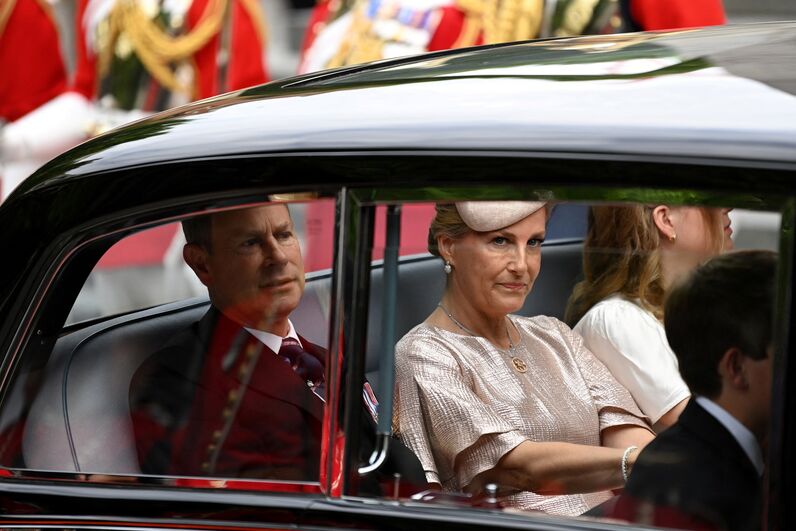 Harry e Meghan de volta junto da família real britânica na Missa do Jubileu de Platina de Isabel II