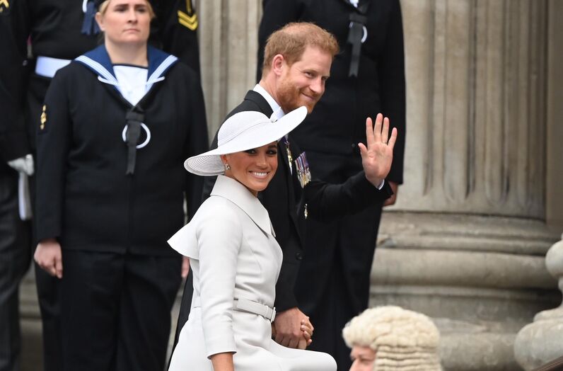 Harry e Meghan de volta junto da família real britânica na Missa do Jubileu de Platina de Isabel II