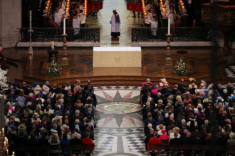 Harry e Meghan de volta junto da família real britânica na Missa do Jubileu de Platina de Isabel II