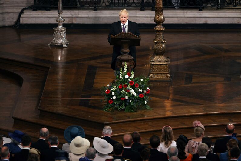 Harry e Meghan de volta junto da família real britânica na Missa do Jubileu de Platina de Isabel II