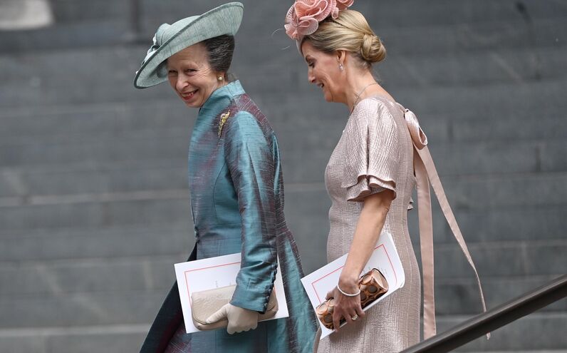 A elegância real na missa de homenagem à rainha Isabel II