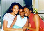 Tchizé dos Santos, Isabel dos Santos e a irmã mais nova, Joseana