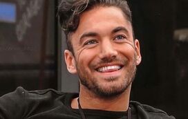 Ui... que embaraçoso! Padre recusa dar a comunhão a Rui Pinheiro do 'BB' em pleno casamento de Isabela Cardinali