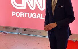 José Carlos Araújo apaixonado em noite de rock