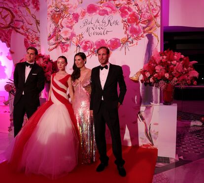 Filha de Carolina do Mónaco brilha no regresso do Baile da Rosa ao principado