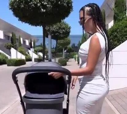 Revelado finalmente como a filha bebé de Cristiano Ronaldo viu o Mundial... longe da mãe e dos irmãos que estão no Qatar