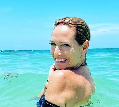 De férias, Fernanda Serrano arrasa com a sua beleza em destino paradisíaco