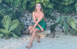 Quando pesa no bolso milionário, queixa-se! Cristina Ferreira teve de ir de férias para "descobrir" que a gasolina está cara... sem o cartão de frota da TVI 