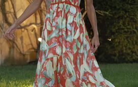 O lado mais divertido de Letizia em vestido de 351 euros