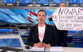 Detida jornalista russa que protestou contra a guerra na Ucrânia em direto na TV