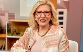 Momentos de emoção: taróloga Maria Helena recorda trauma com morte do pai