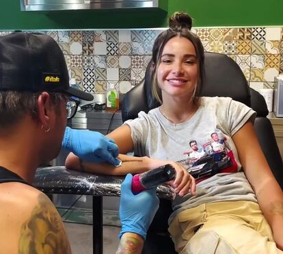 E esta? Bruna Gomes e Bernardo Sousa fazem tatuagens juntos. Veja o resultado