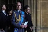  Kate e William, Meghan e Harry na cerimónia de velório da rainha Isabel II