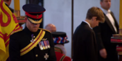 Vigília dos netos de Isabel II. Príncipe Harry e James