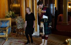 A alegria dos britânicos: o guarda-costas de Carlos III está a arrancar suspiros