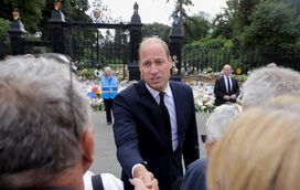 Veja o momento em que o príncipe William faz uma videochamada hilariante com grupo de alunos