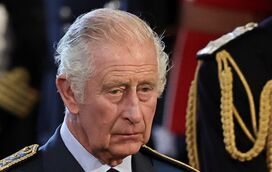 Caos no Palácio de Buckingham. Funcionário aproveita doença de Carlos III para o levar a assinar documento