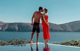 Gustavo Santos e Mafalda Rodiles namoram pelas paisagens paradisíacas de Mikonos