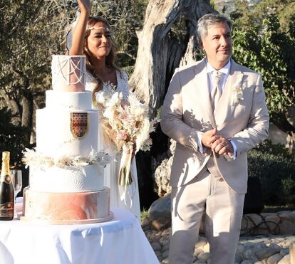 Recebidos com luxos e mau tempo. As primeiras imagens da lua-de-mel de Bruno de Carvalho e Liliana Almeida