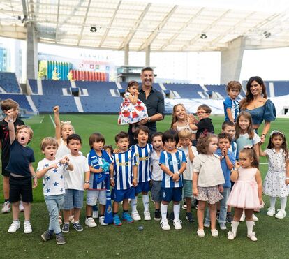 Vítor Baía e Andreia Santos celebram aniversário do filho em pleno estádio do FC Porto