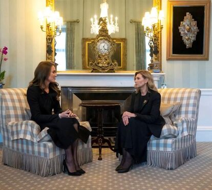 Mulher de Zelensky recebida por Kate Middleton. Olena Zelenska representa a Ucrânia no funeral de Isabel II