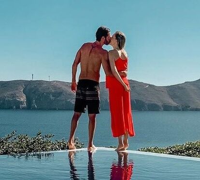 Gustavo Santos e Mafalda Rodiles namoram pelas paisagens paradisíacas de Mikonos