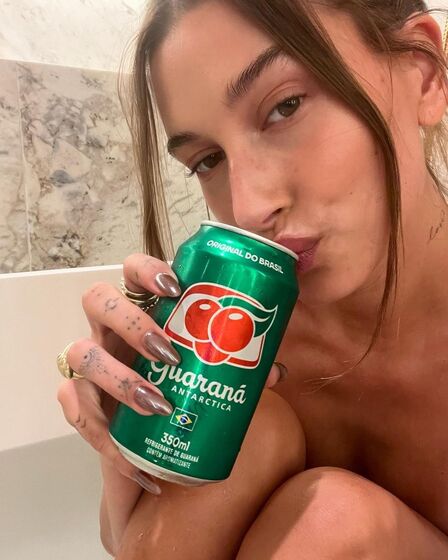 Hailey Bieber