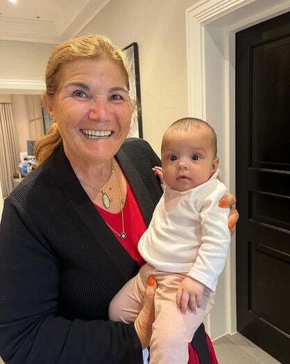 Dolores Aveiro com os netos