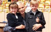 Charlene com os filhos