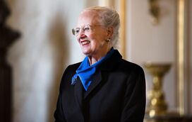 Rainha Margarida da Dinamarca vai submeter-se a operação cirúrgica, depois de retirar os títulos aos netos